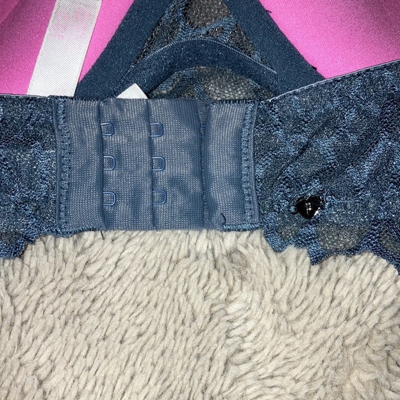 VS Pink Lace Halter Bralette, Large - Picture 4 of 9